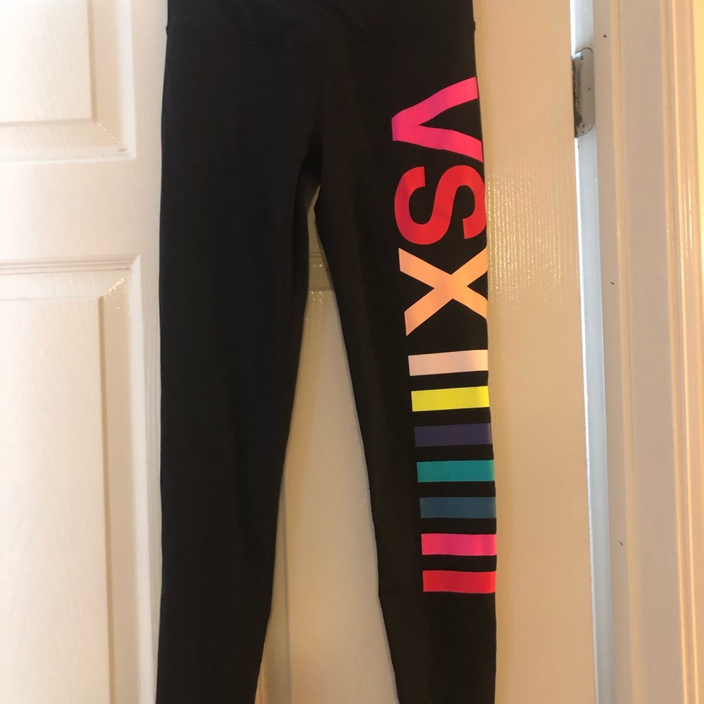 Victoria’s Secret knockout leggings